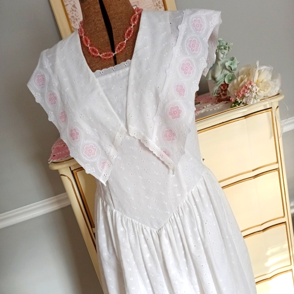 Vintage "Jessica McClintock" Gunne Sax White Eye Dress! PRISTINE!